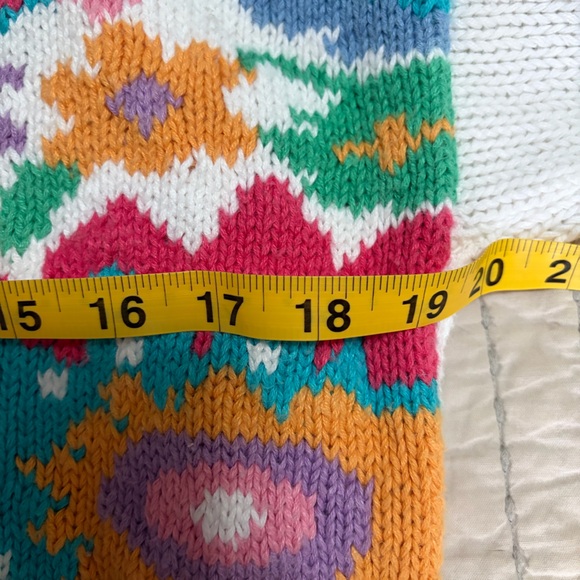 Northern‎ Isles Colorful Floral Knit Sweater Size Small EUC - Picture 4 of 6